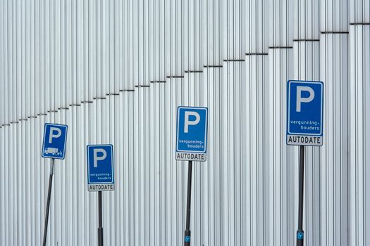 Straat met geparkeerde auto's in Kralingen bij parkeervergunning Rotterdam