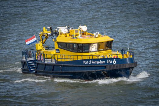 Gevel van de KVK-vestiging aan de Blaak in Rotterdam bij telefoonnummer kvk rotterdam