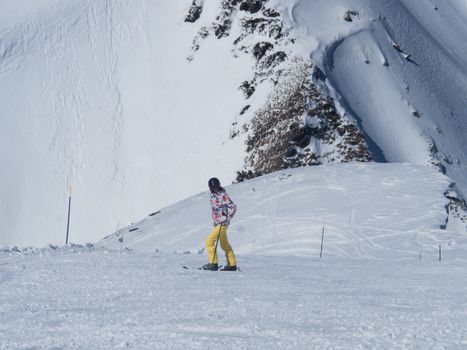 Snowboarden slopestyle mannen olympische winterspelen 2026 op groot scherm in een Rotterdamse sportbar